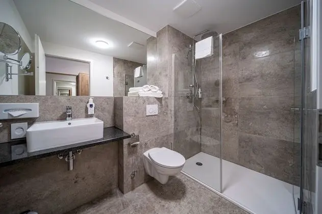 Comfort Tek Büyük Yataklı Oda