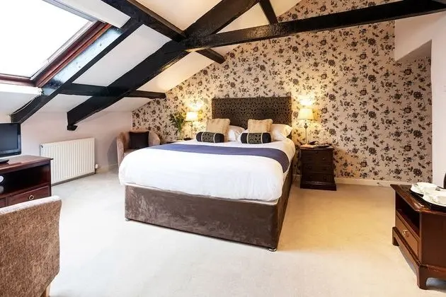 Standard Room with a bath, 1 Double Bed