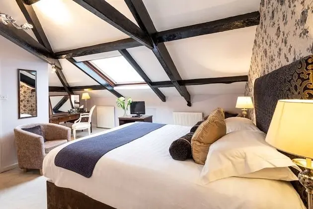 Standard Room with a bath, 1 Double Bed