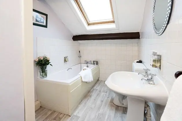 Standard Room with a bath, 1 Double Bed
