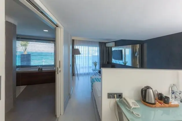 Deluxe Tek Büyük Yataklı Oda, Deniz Manzaralı