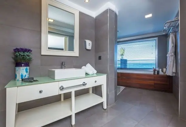 Deluxe Tek Büyük Yataklı Oda, Deniz Manzaralı