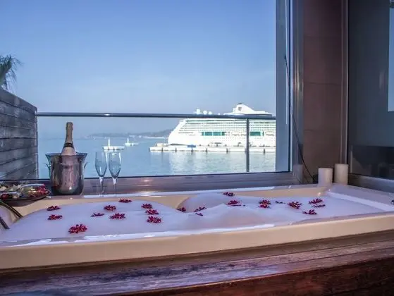 Deluxe Tek Büyük Yataklı Oda, Deniz Manzaralı