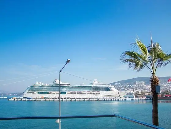 Deluxe Tek Büyük Yataklı Oda, Deniz Manzaralı