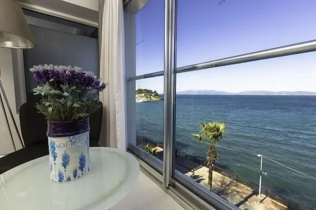 Deluxe Tek Büyük Yataklı Oda, Deniz Manzaralı