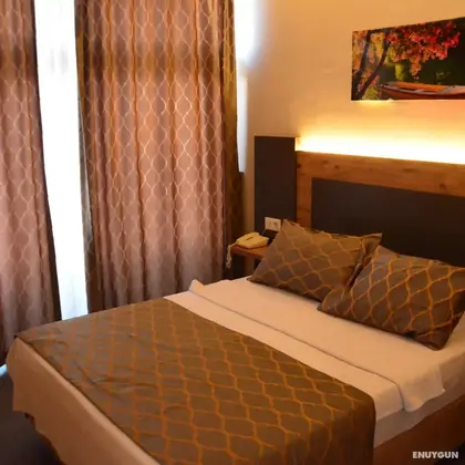 Deluxe Suit Deluxe Family Room