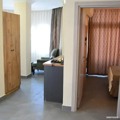 Deluxe Suit Deluxe Family Room
