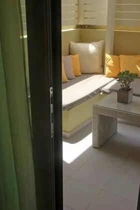 Standard Stüdyo, Kısmi Deniz Manzaralı