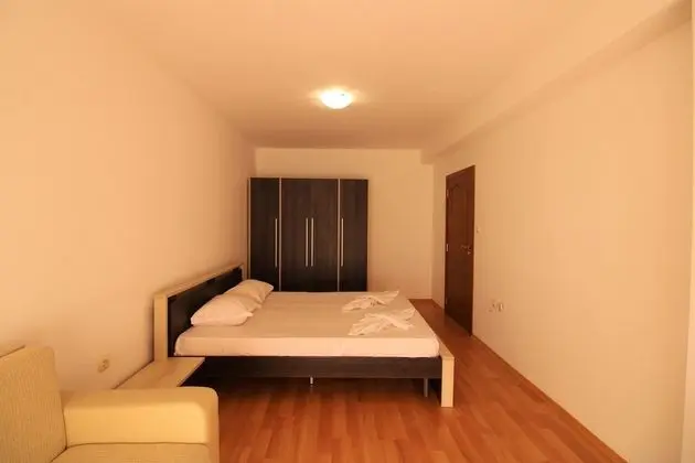 Apart Daire, 1 Yatak Odası, Havuz Manzaralı