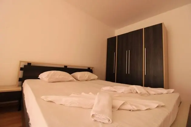 Apart Daire, 1 Yatak Odası, Havuz Manzaralı
