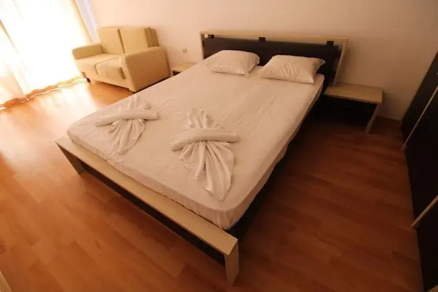 Apart Daire, 1 Yatak Odası, Havuz Manzaralı