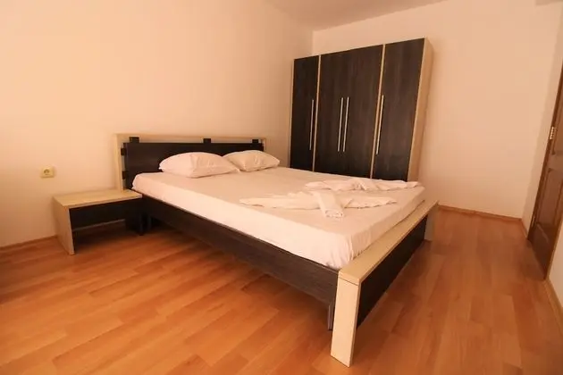 Apart Daire, 1 Yatak Odası, Havuz Manzaralı