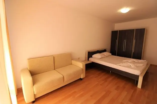 Apart Daire, 1 Yatak Odası, Havuz Manzaralı