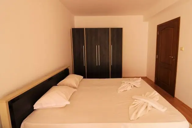 Apart Daire, 1 Yatak Odası, Havuz Manzaralı
