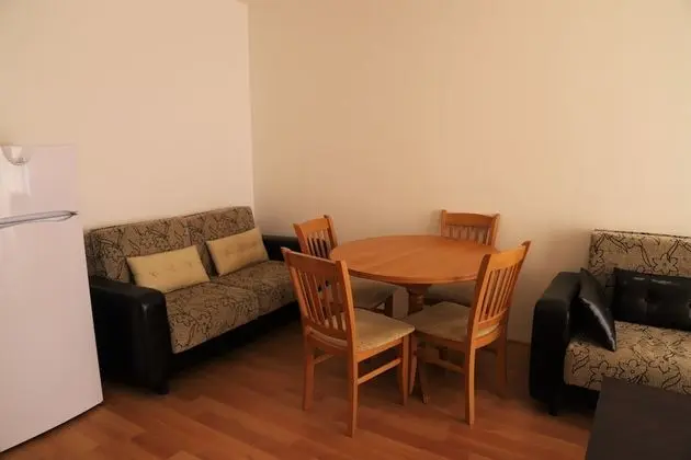 Apart Daire, 1 Yatak Odası, Havuz Manzaralı