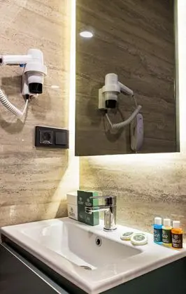 Havuz Manzaralı Standard Oda