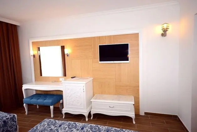 https://imagessl.etstur.com/files/images/hotelImages/TR/50794/l/Eftalia-Village-Oda-134489.jpg