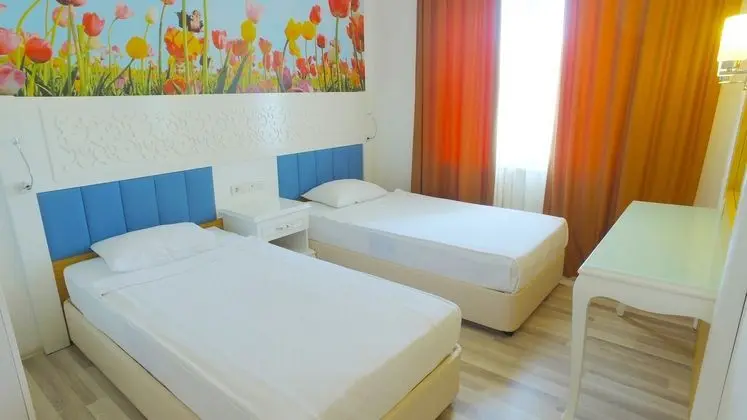 https://imagessl.etstur.com/files/images/hotelImages/TR/50794/l/Eftalia-Village-Oda-186092.jpg