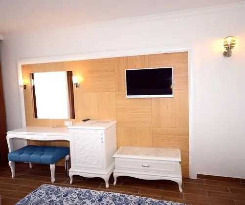 https://imagessl.etstur.com/files/images/hotelImages/TR/50794/l/Eftalia-Village-Oda-186094.jpg