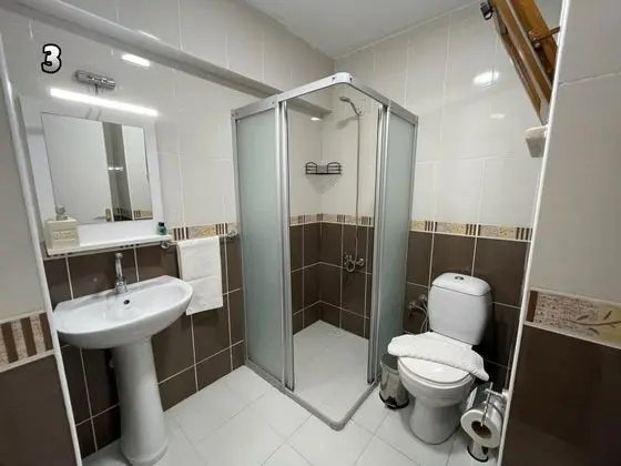 Çift Kişilik, Bahçe Manzaralı