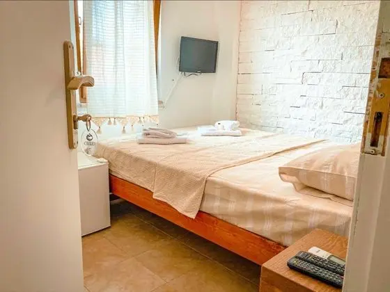 Tek Kişilik, Bahçe Manzaralı
