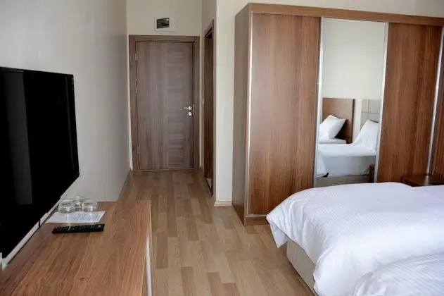 Twin, Şehir Manzaralı