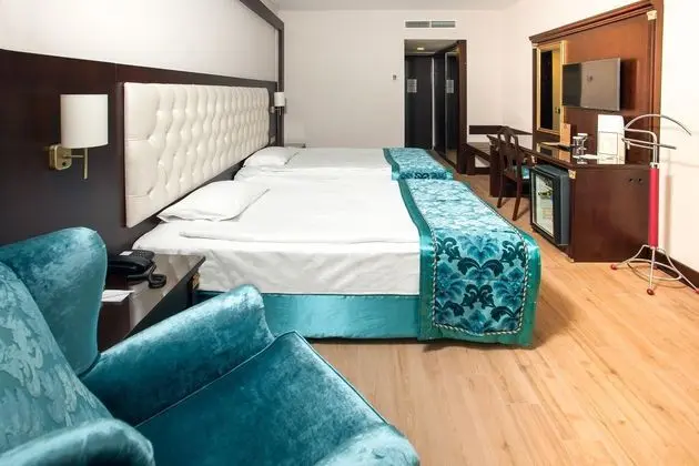 Kara Manzaralı Oda