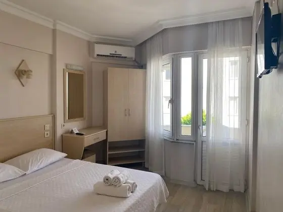 Çift Kişilik, Yandan Deniz Manzaralı