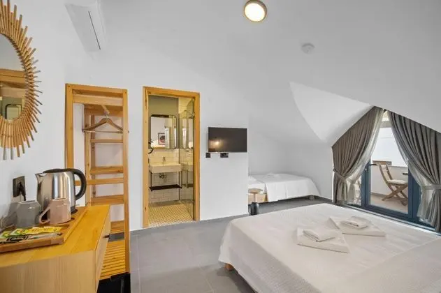 Penthouse,    , Balkonlu