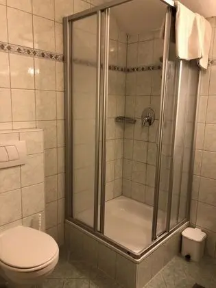 Basic Tek Büyük Yataklı Oda