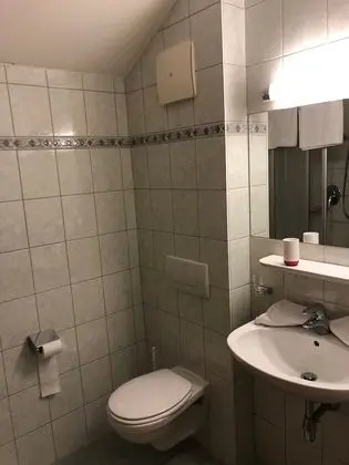 Basic Tek Büyük Yataklı Oda