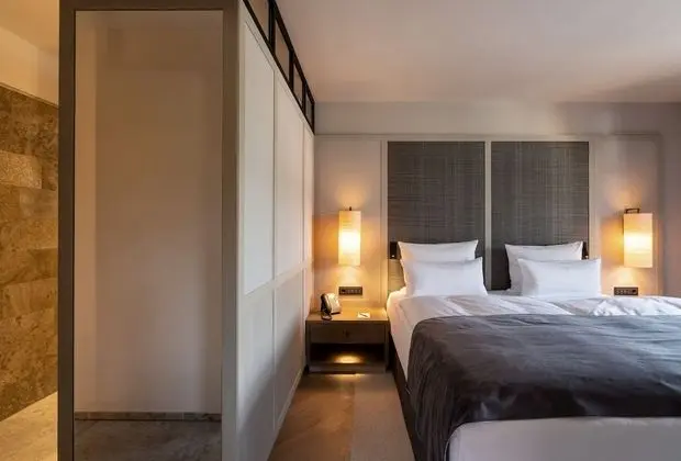 Comfort Tek Büyük Yataklı Oda