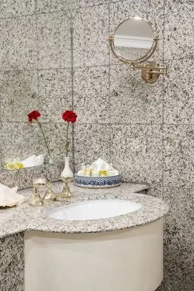 Deluxe Oda, 1 Büyük (Queen) Boy Yatak