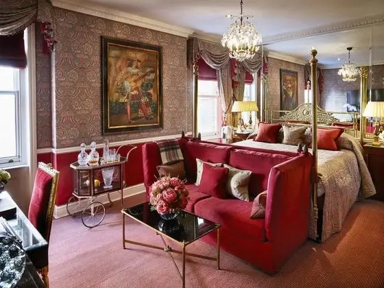 Süit (Victoria & Albert)