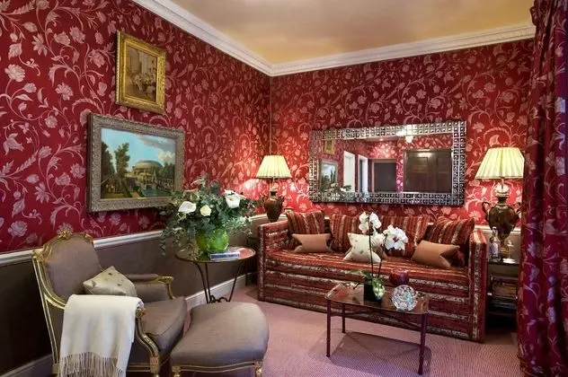 Süit (Victoria & Albert)