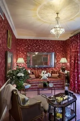 Süit (Victoria & Albert)