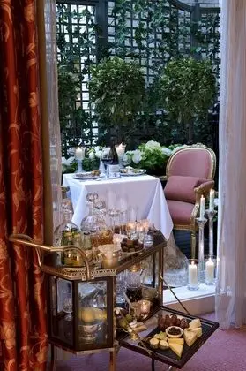 Süit (Victoria & Albert)