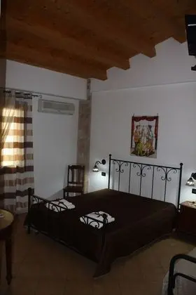 Basic Üç Kişilik Oda