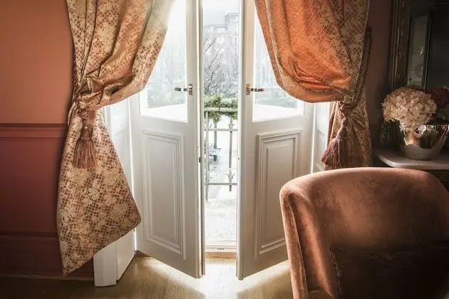 Superior Tek Büyük Yataklı Oda, Balkon, Şehir Manzaralı