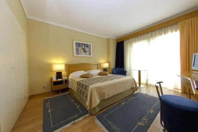 Tek Büyük veya İki Ayrı Yataklı Oda, Dağ Manzaralı