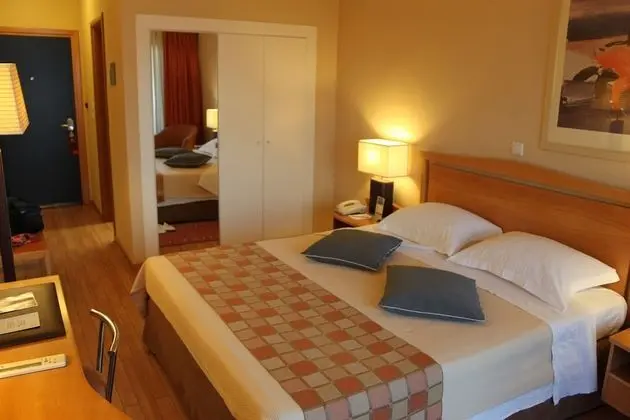 Tek Büyük veya İki Ayrı Yataklı Oda, Dağ Manzaralı (with Extra Bed)
