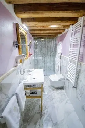 Deluxe Tek Büyük Yataklı Oda, 1 Büyük (Queen) Boy Yatak ve Çekyat, Kanal Manzaralı (San Salvador)