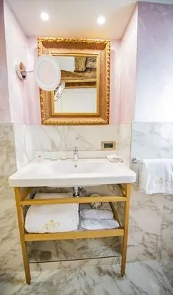 Standard Tek Büyük Yataklı Oda, Kanal Manzaralı (San Salvador)