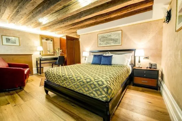 Superior Tek Büyük Yataklı Oda, Kanal Manzaralı (San Salvador)