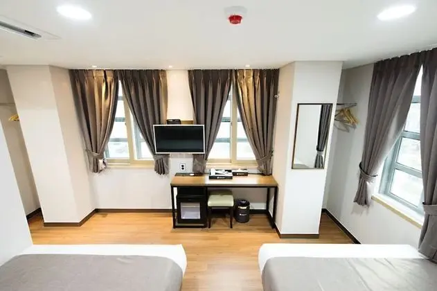 Basic Dört Kişilik Oda, 2 Çift Kişilik Yatak, Sigara İçilmez