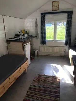 Basic Kulübe, Ortak Banyo