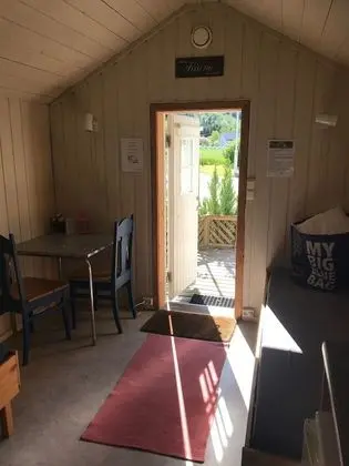 Basic Kulübe, Ortak Banyo