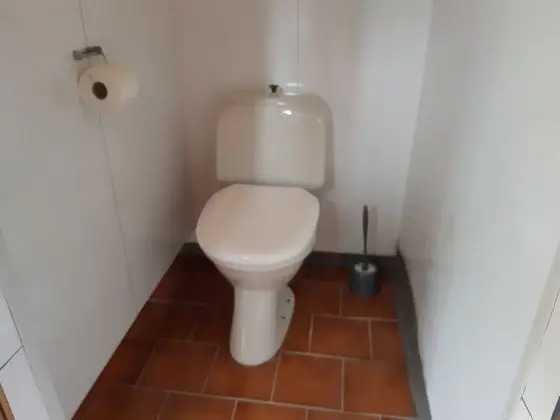 Classic Kulübe, Ortak Banyo