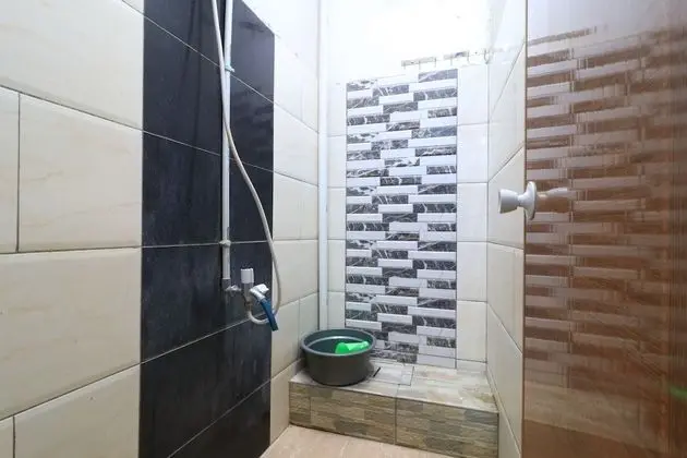 Tek Kişilik Oda, Ortak Banyo