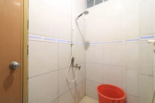 Tek Kişilik Oda, Ortak Banyo